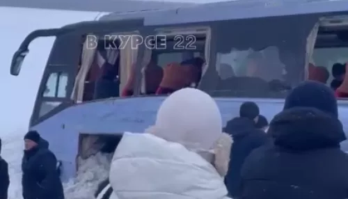 Пассажирский автобус и КамАЗ столкнулись на трассе Барнаул – Новосибирск