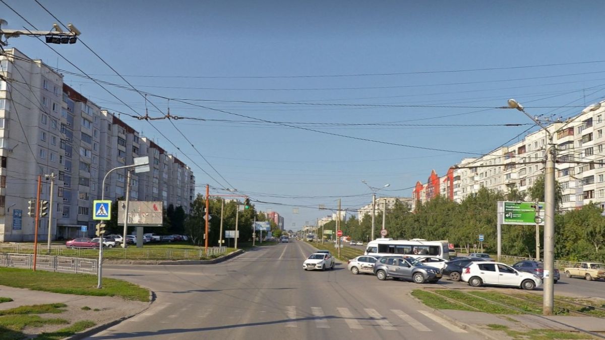 Перекресток улиц Взлетная и Попова