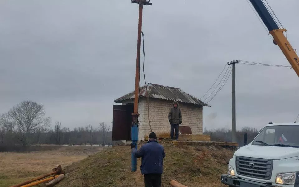Алтайская компания оперативно заменила насос в селе на Славяносербщине