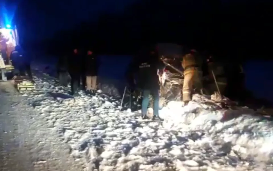 Два человека погибли в ДТП с грузовиком на трассе Барнаул  Новосибирск