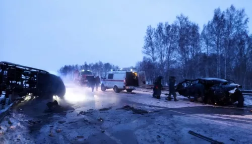 Под Новосибирском в ДТП со скорой помощью погибли четыре человека