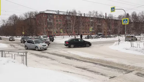 Барнаульцы массово жалуются на перекресток рядом с Александро-Невским собором