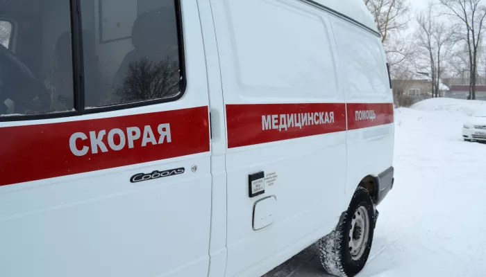 Один погиб и трое в больнице: Mitsubishi Lancer слетел с трассы в Алтайском крае