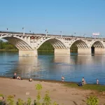 В Бийске отремонтируют мост, по которому туристы едут в Горный Алтай