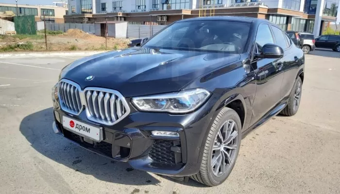 В Барнауле продают BMW с декоративным освещением и управлением голосом