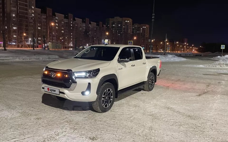 В Барнауле за 5 млн рублей продают пикап Toyota в престижной компелектации