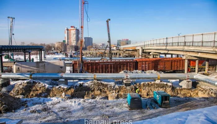 В Барнауле обновленный мост на Новом рынке могут сдать раньше срока