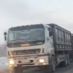 В Барнауле два грузовика не поделили дорогу на перекрестке