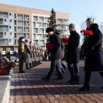 Томенко возложил цветы в честь годовщины победы в Сталинграде. Фоторепортаж