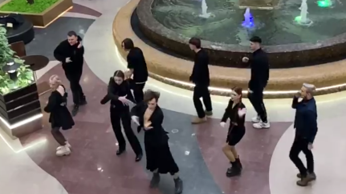 Танец Уэнсдей в Барнауле