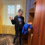 На Алтае 20-летнюю мать-истязательницу оставили на свободе, но без ребенка