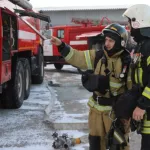 В Барнауле пожарные спасли женщину из квартиры в девятиэтажке