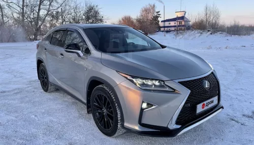 В Барнауле за 3,4 млн рублей продают Lexus с обилием крутых фишек