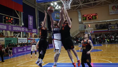 Баскетболисты Барнаула провели домашнюю встречу с командой Темп-СУМЗ-УГМК