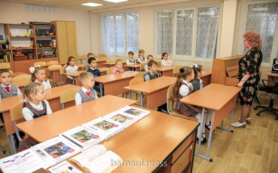 Три барнаульские школы ждет капремонт на 227 млн рублей