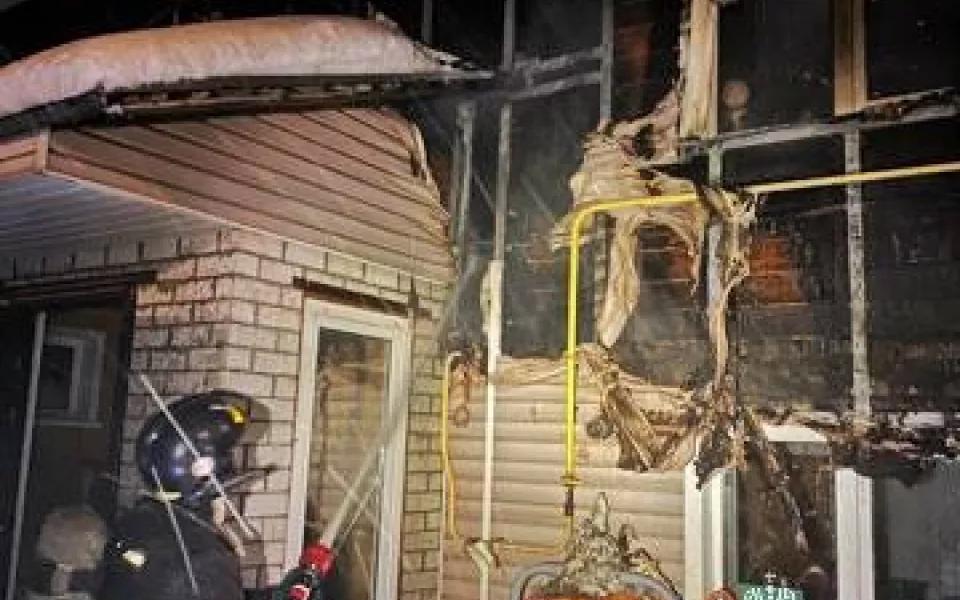 В Барнауле произошел крупный пожар в частном доме на Горе