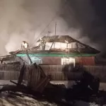 В Рубцовске сгорел жилой дом с постройками на площади 90 квадратов