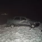 На Алтае погиб водитель десятки, который слетел с трассы и перевернулся