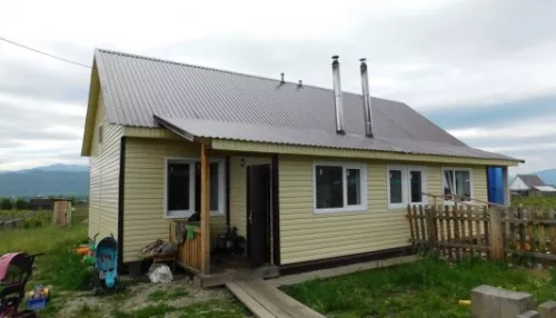 Первого замглавы алтайского минэкономразвития судят за плохое жильё для сирот