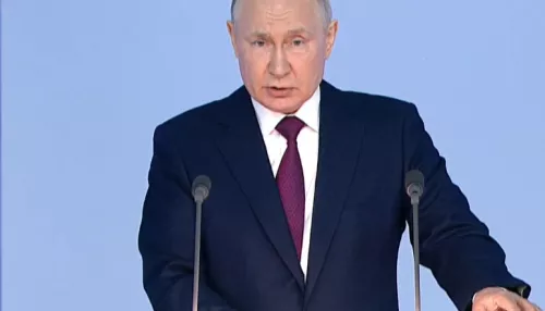 Во время послания Федсобранию Путин объявил минуту молчания