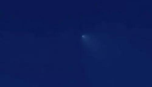 На Алтае засняли падение частиц запущенной с Байконура ракеты