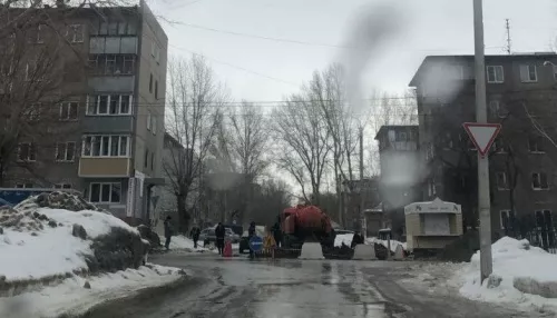 В Барнауле жители трех улиц вторые сутки сидят без воды