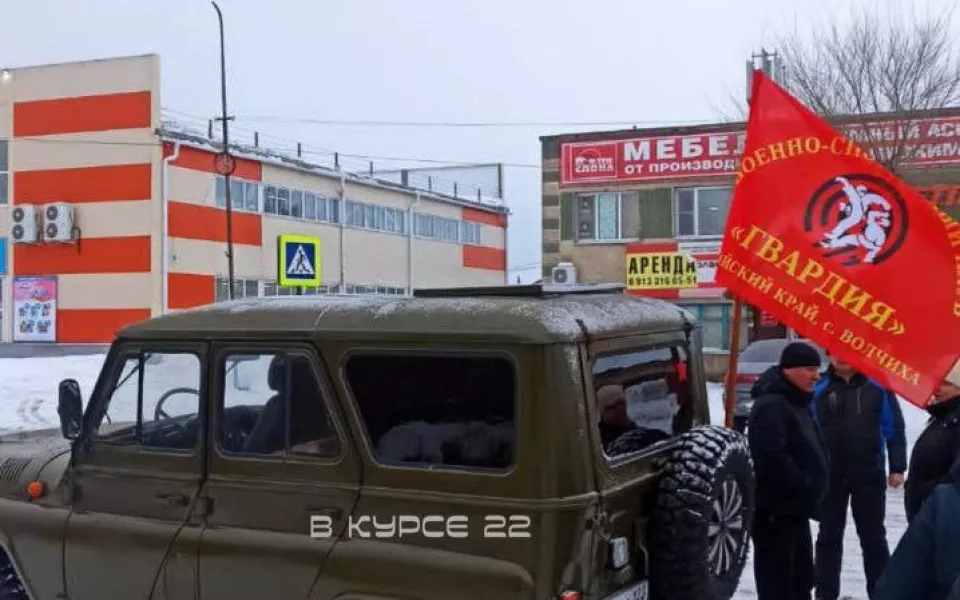 Жители Алтайского края отправили мобилизованным автомобиль УАЗ
