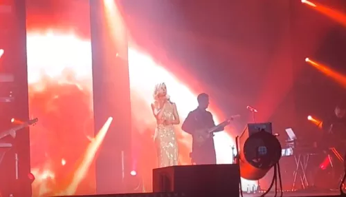 Зажгла весь зал: Полина Гагарина выступила с концертом в Барнауле