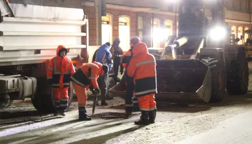 Потепление в Барнауле дало повод начать зимний ремонт дорог