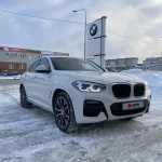 В Барнауле за 9 млн рублей продают белый BMW с запахом нового авто