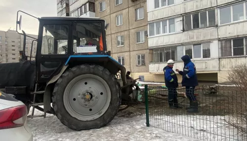Жильцы более десятка домов сидят без воды из-за порыва в центре Барнаула