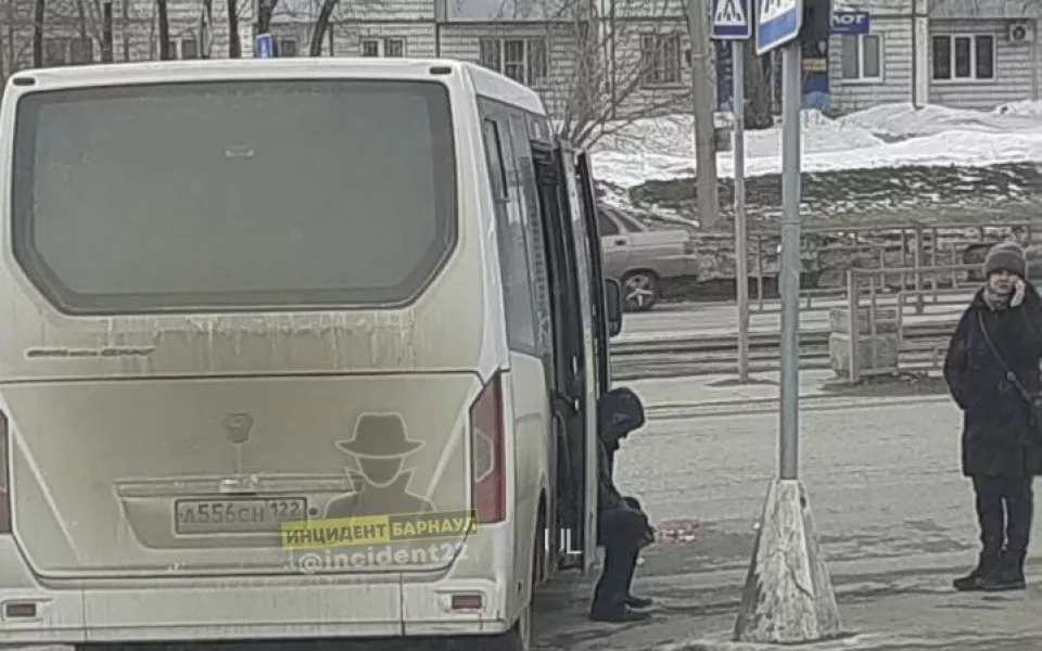 В Барнауле автобус сбил мужчину на пешеходном переходе