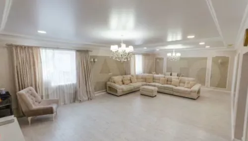 В Барнауле за 26 млн продают дом со спа-зоной и тандыром у входа