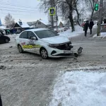 В Барнауле произошло ДТП с участием автомобиля такси