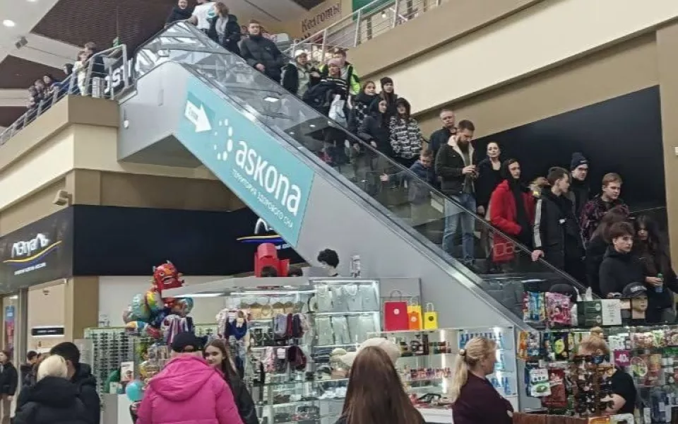 В Бийске вслед за Барнаулом подростки атаковали торговый центр