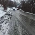 На Алтае автобус и грузовик попали в ДТП на обледенелых дорогах