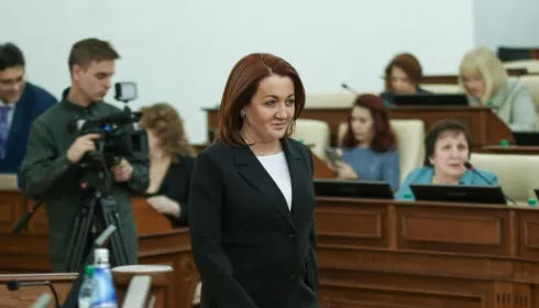 Кувшинова сменила экс-губернатора Алтайского края Карлина в кресле сенатора
