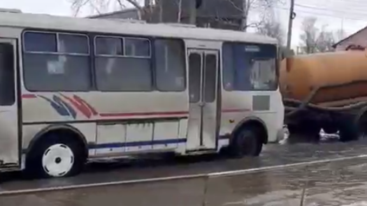 Автобус заглох в Бийске