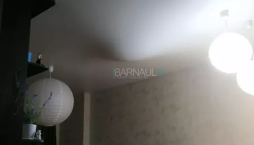 Жительница Барнаула жалуется на регулярные потопы в квартире в новостройке