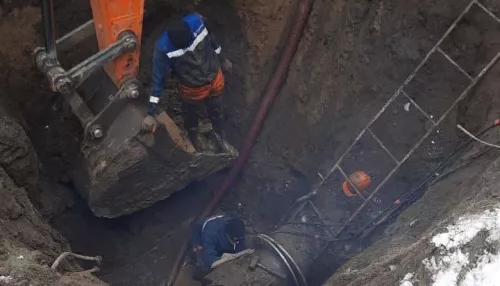 В Барнауле прорвало водопровод на Потоке и окраине города
