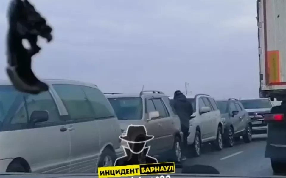 Массовое ДТП произошло на трассе в Алтайском крае