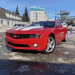 В Барнауле за 1,6 млн рублей продают Chevrolet Camaro в красном цвете
