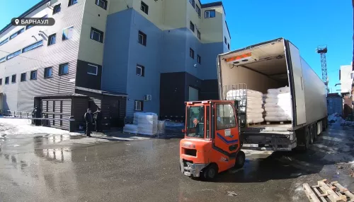Гуманитарный груз с 25 тоннами муки отправят в ЛНР из столицы Алтайского края