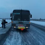 На трассе в Алтайском крае автобус насмерть сбил 42-летнего мужчину