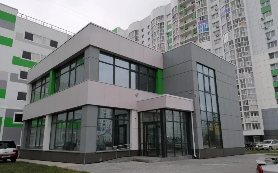 Барнаульский застройщик решил продать свое здание необычным способом
