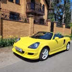 В Барнауле продают редкий ярко-желтый кабриолет Toyota за 1,5 млн рублей