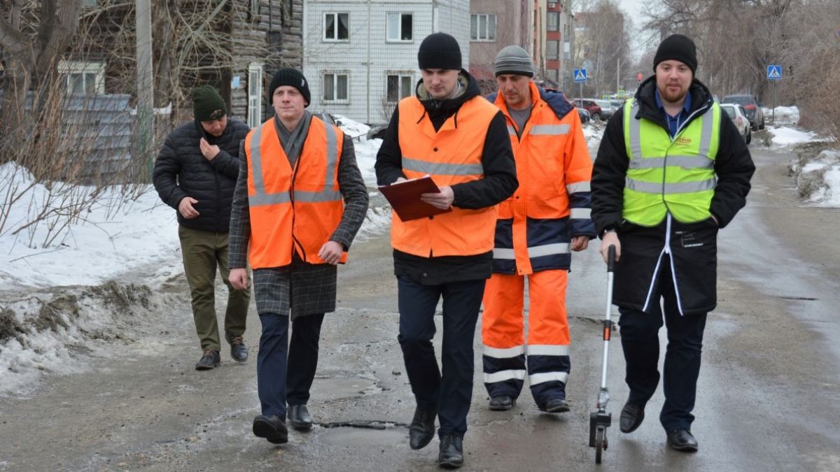 Комиссионное обследование дорог в Барнауле
