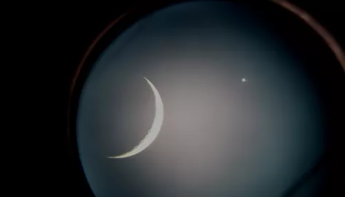 Барнаульцы сделали завораживающие снимки сближения Луны и Венеры