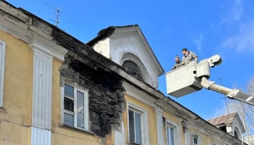 В Барнауле решили отселять жителей дома после обрушения части стены