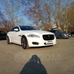 В Барнауле продают белый Jaguar почти за 1,9 млн рублей
